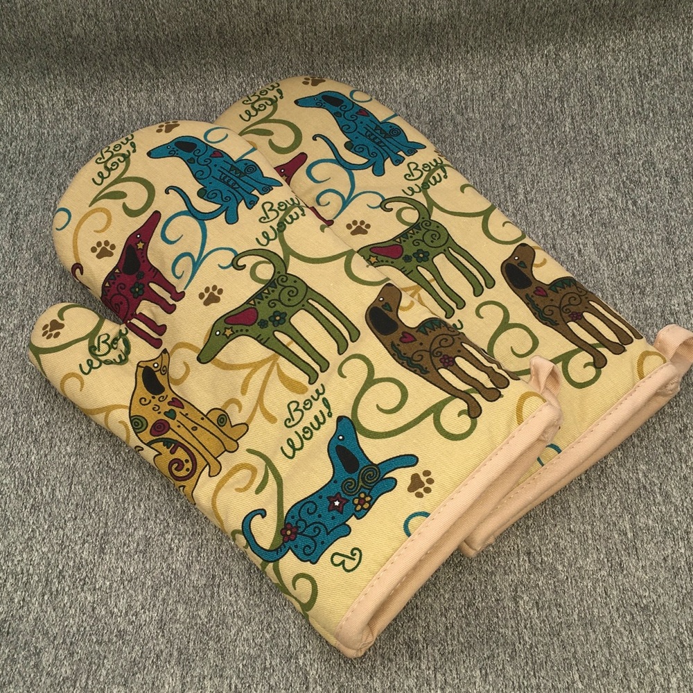 Festival Dog Oven Mitt set